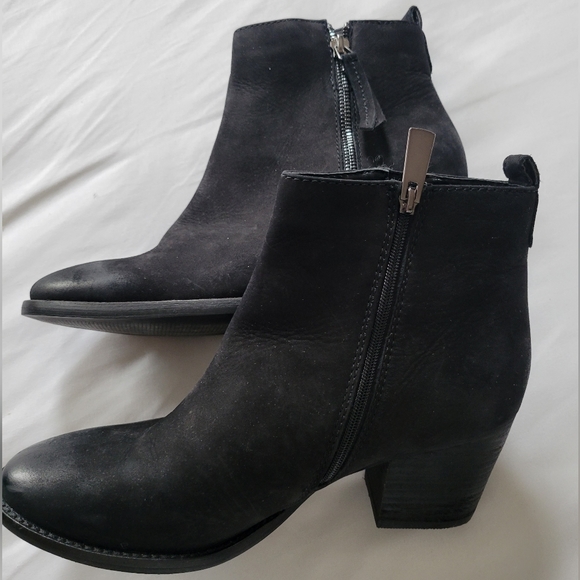Blondo Shoes - 9.5 BLONDO